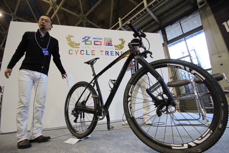 愛車自慢に登場した7.37kgのDi2搭載29インチMTB。鏑木裕さんの愛車だ