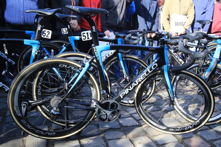 ブラドレー・ウィギンズ(イギリス、チームスカイ)のピナレロ DOGMA K8-S
