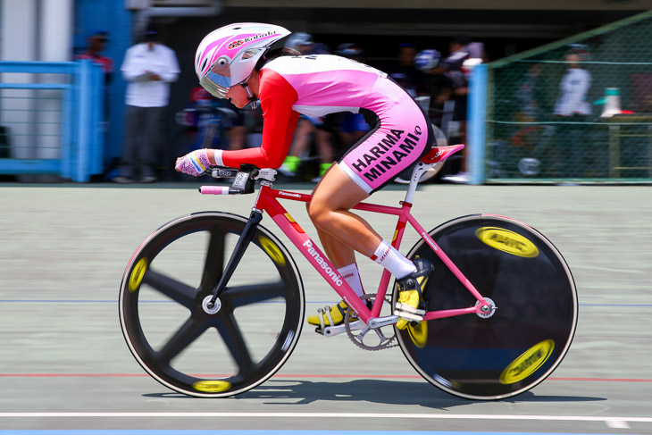 女子ジュニア2kmインディヴィデュアルパーシュート 1位 坂口楓華(播磨南高校)