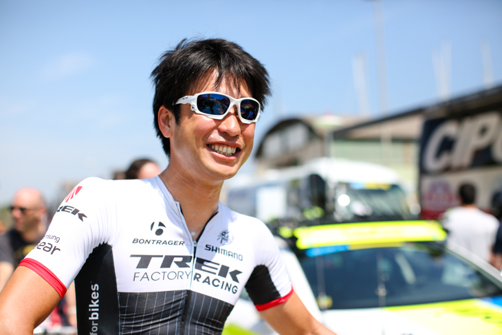 清々しい表情でスタートにやってきた別府史之(トレックファクトリーレーシング)