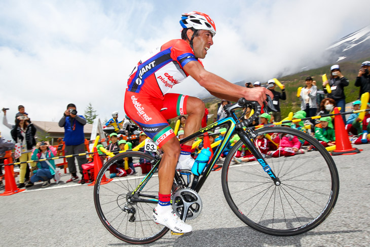 TOJ2015富士山ステージをコースレコード38分27秒で優勝のラヒーム・エマミ(ピシュガマン・ジャイアントチーム)