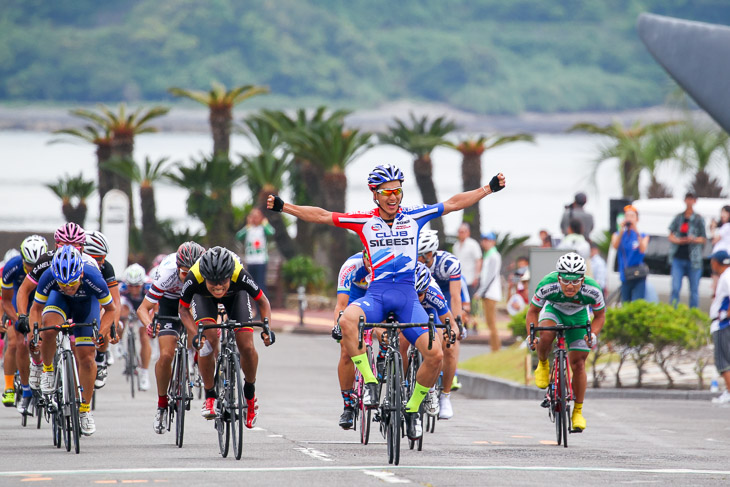 E1クラスタ 藤岡徹也(クラブシルベスト)が優勝。3日間総合は日野竜嘉(松山聖陵高等学校)が優勝
