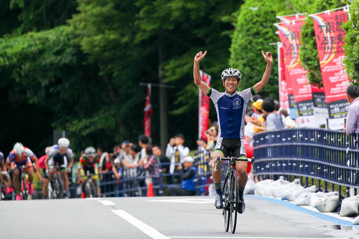 U23 中井路雅(京都産業大)がラスト1kmでアタックして優勝