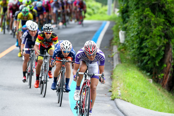 U23 追走する松本祐典(明治大)、小石祐馬(CCT p/b チャンピオンシステム)ら