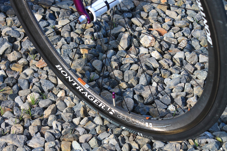 ショップに任せたというパーツ選び。ホイールはボントレガー Aeolus3だ