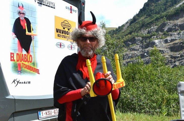 ちょっとワルそうなニセモノ悪魔おじさん登場!?
