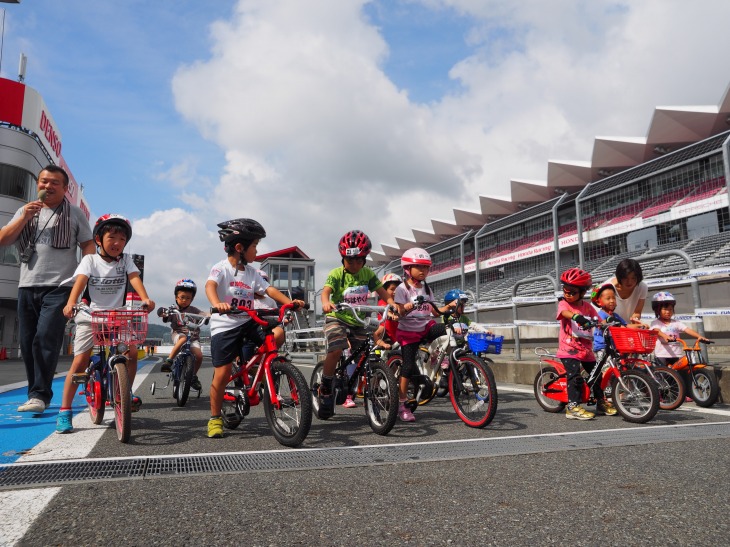 キッズレースも行われる。将来、この中から200kmの部を勝つ選手が出てくるかも?
