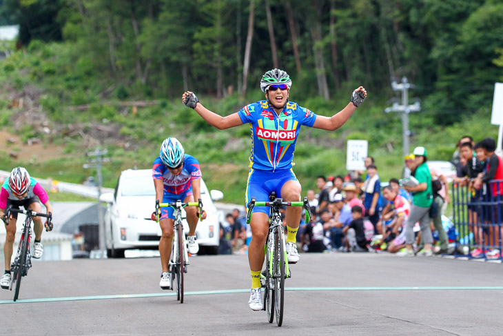 女子 上野みなみ(青森・鹿屋体育大院)が優勝