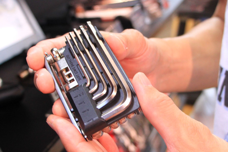 ボールポイントのL字六角レンチが付属するマルチツールWAYSIDE MULTI-TOOL