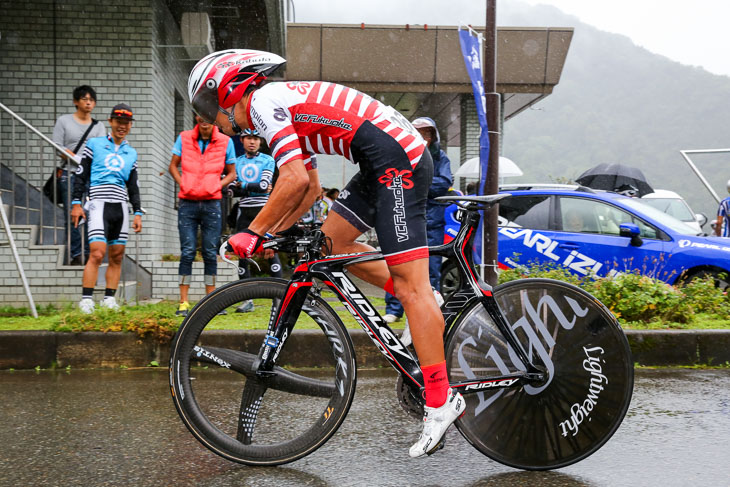 E1 TT2連勝の佐藤信哉(VC Fukuoka)9分25秒