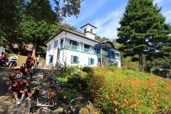 おいしい学校の敷地内にある明治校舎 風情がありますねー