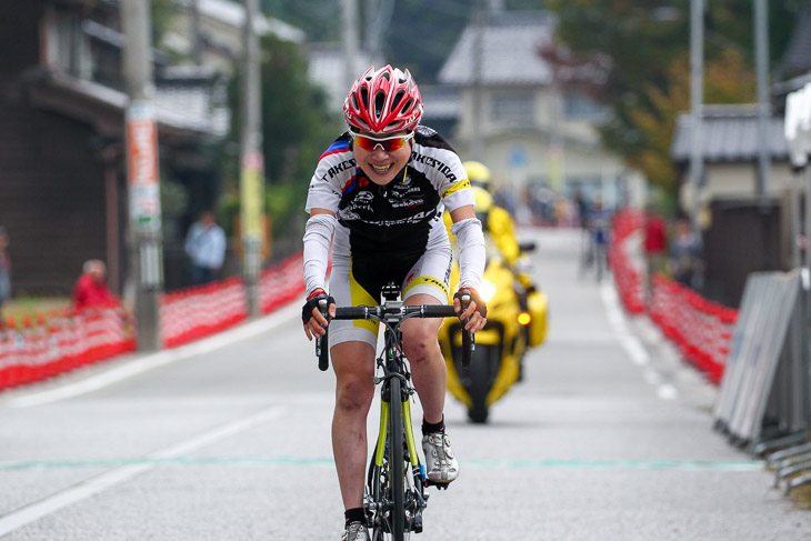 F 松田百合子(竹芝サイクルレーシング)が優勝