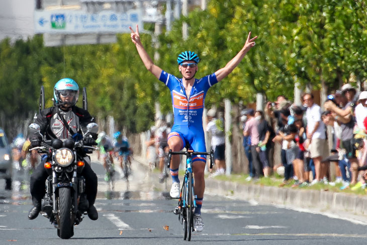 チャンピオン210km ジェイソン・クリスティ(アバンティレーシングチーム)が優勝