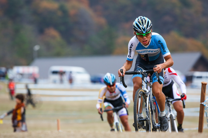 C1 ペースを上げる横山航太(シマノレーシング)