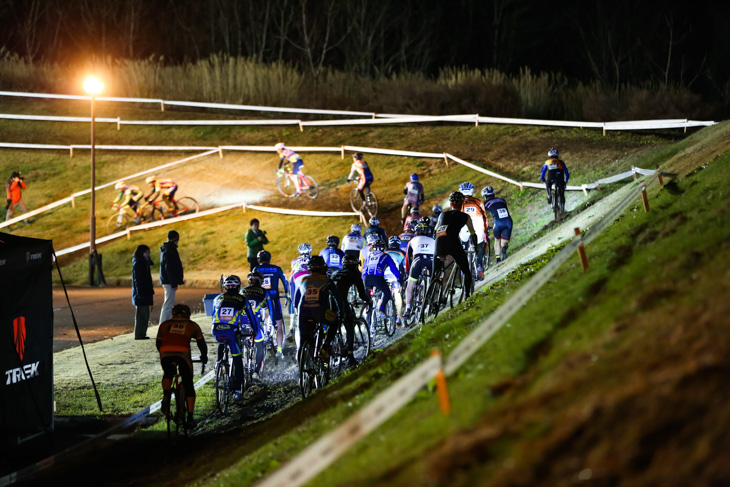 JCX マスターズ選手権 男子40 スタート直後のキャンバー区間で詰まる