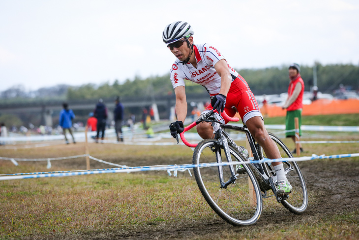 CM1 マスターズ選手権で優勝した筧五郎(56CYCLE)が先頭を走る