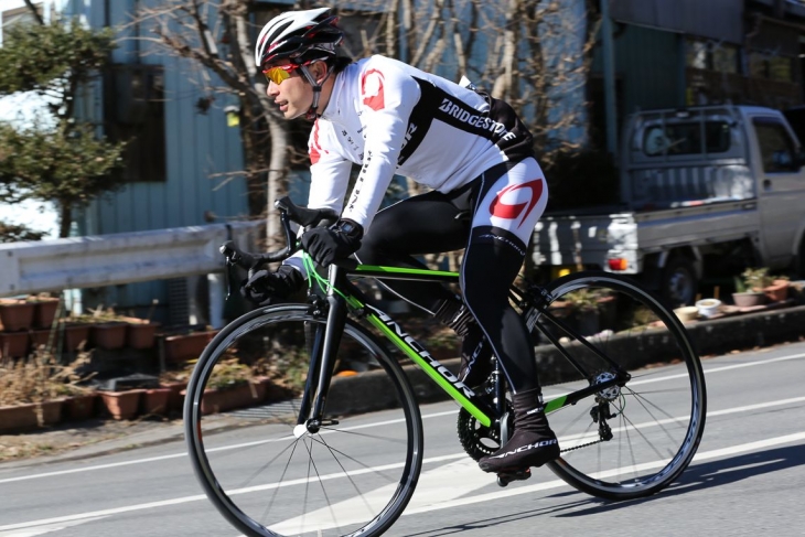 「RS9に通じる走行フィーリング かつての軽量アルミバイクを凌駕する1台」井上和郎(ブリヂストンアンカー)