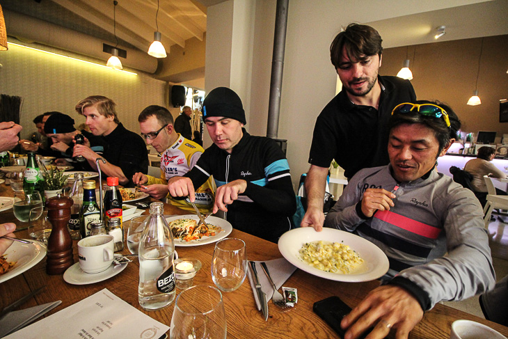 ピッツァは無いとのことで、パスタを頼んだ。スペインのイタリア料理屋の実力は?