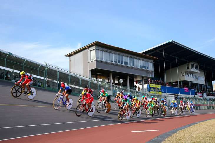 会場は500mバンクの熊本競輪場 ポイントレース決勝から