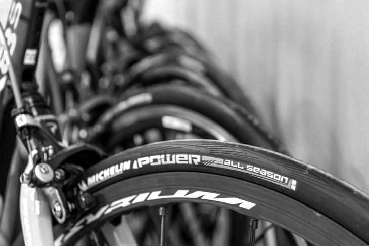 POWER ALL SEASON:いかなる路面もいとわない、卓越したグリップ性能