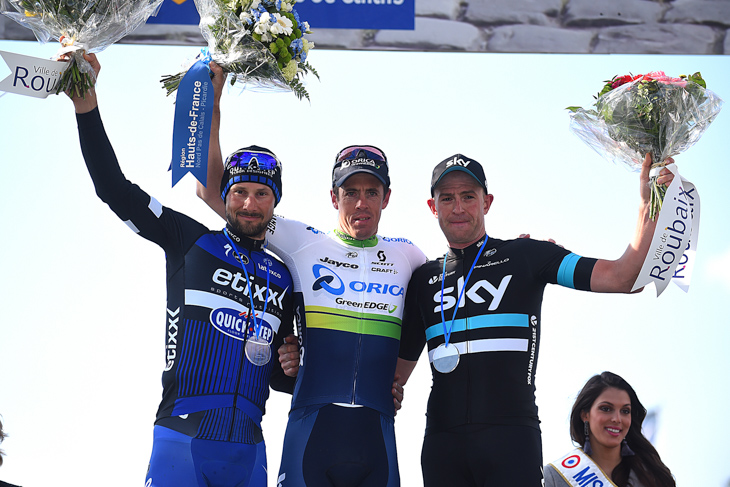 パリ〜ルーベ2016表彰台 2位ボーネン、1位ヘイマン、3位スタナード