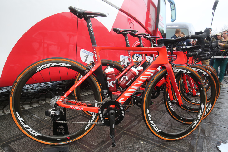 アレクサンダー・クリストフ(ノルウェー、カチューシャ)のキャニオン AEROAD CF SLX