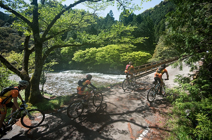常にチームで進む。美しい景色の感動も共有できる!