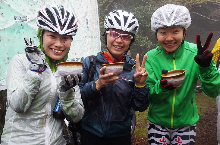 松野町ご当地の伝統に触れることができる。まさかのフィードで心和む茶道タイム!