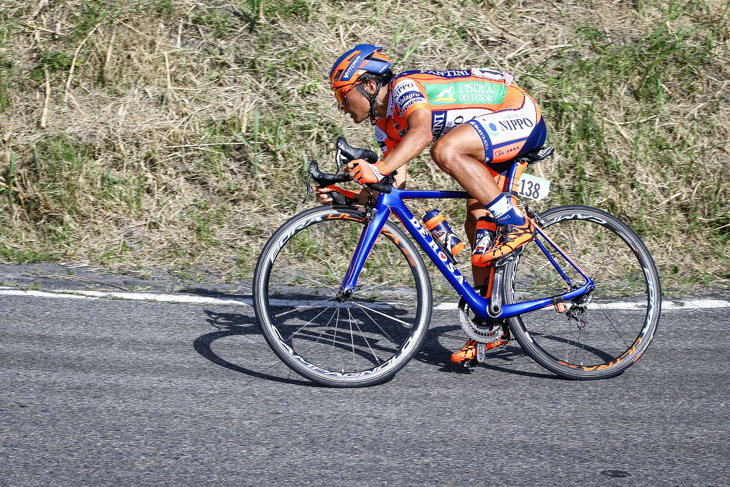 下りをこなす山本元喜(NIPPOヴィーニファンティーニ)