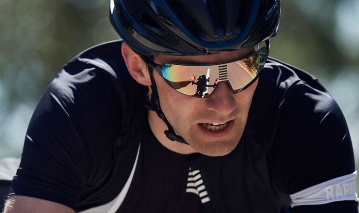 Rapha初となるスポーツアイウエア Rapha PRO TEAM FLYWEIGHT GLASSES