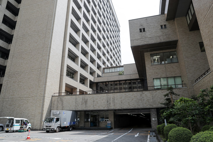 TT 地下駐車場からの出口
