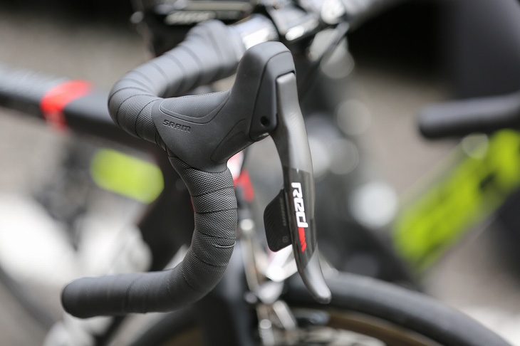 ついにデビューしたワイヤレス電動コンポーネント RED eTap