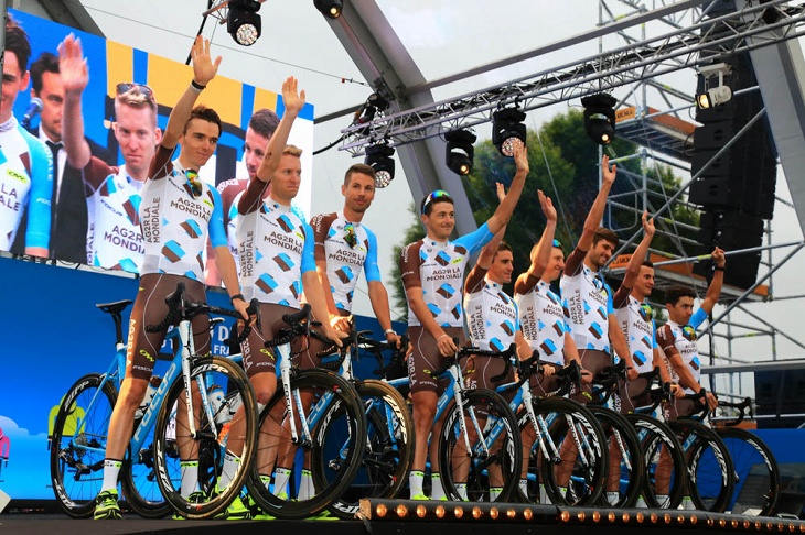 RED eTapをテストしてきたAG2R 写真は現在開催中のツール・ド・フランス2016