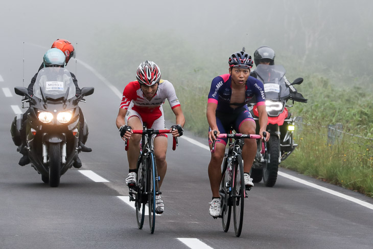 140km 45km地点、逃げる2人
