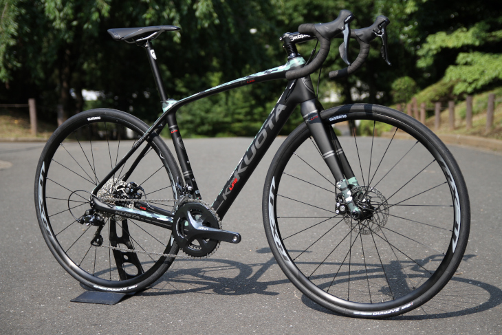クォータ K-ALL ROAD DISC LFS(カモフレッシュグリーン、ホイールとブレーキが製品と異なります)