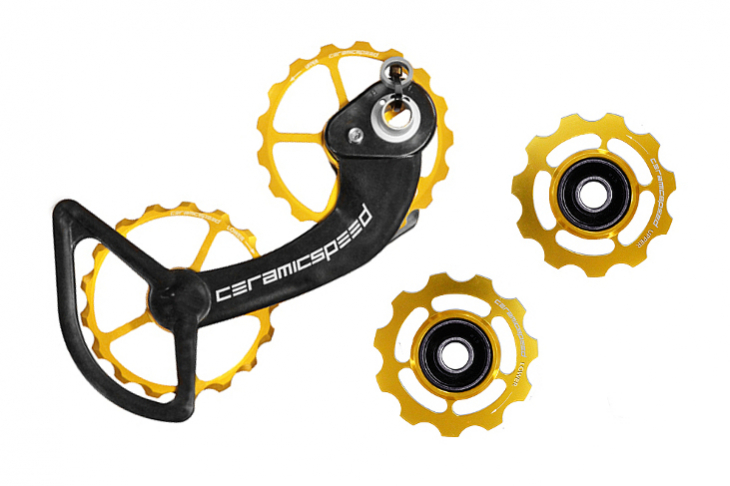 セラミックスピード Oversized Pulley Wheel System (右)、Original Pulley Wheels(左)