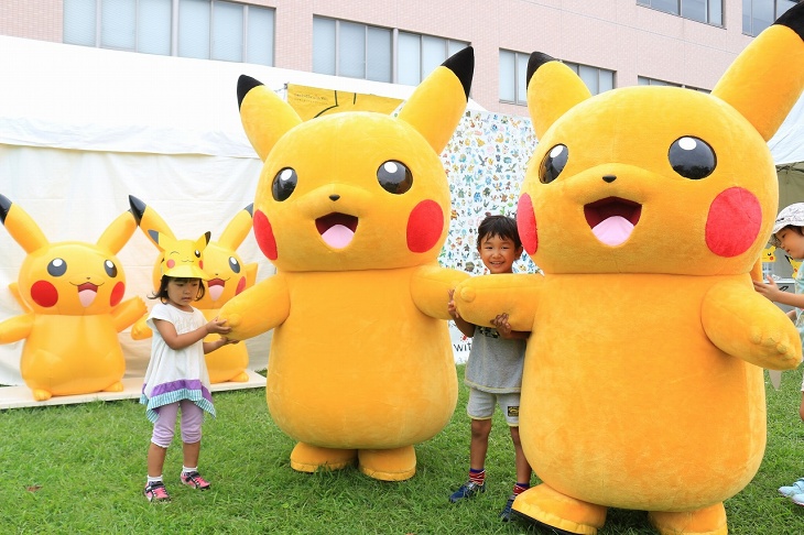 ポケモンのまわりには子供の笑顔がいっぱい!