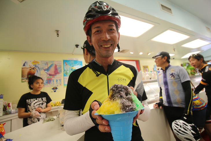 ロコが通うようなスィーツショップでシェイブアイス(かき氷)を食べます