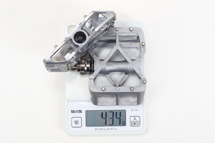 EzySuperiorモデルは434g(実測値)だ