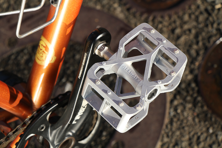 MTBバイクからツーリングバイクまで似合う MKSペダル ALLWAYS