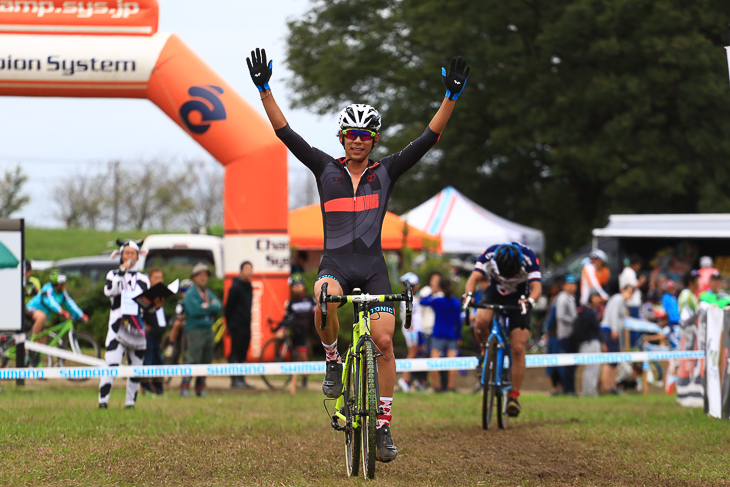 CM1 伊澤一嘉(TONIC CX Team JAPAN)が圧倒的な勝利