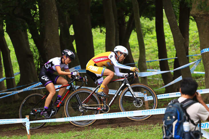 CL1 唐見実世子(弱虫ペダルサイクリングチーム)が武田和佳(Liv)をキャッチする