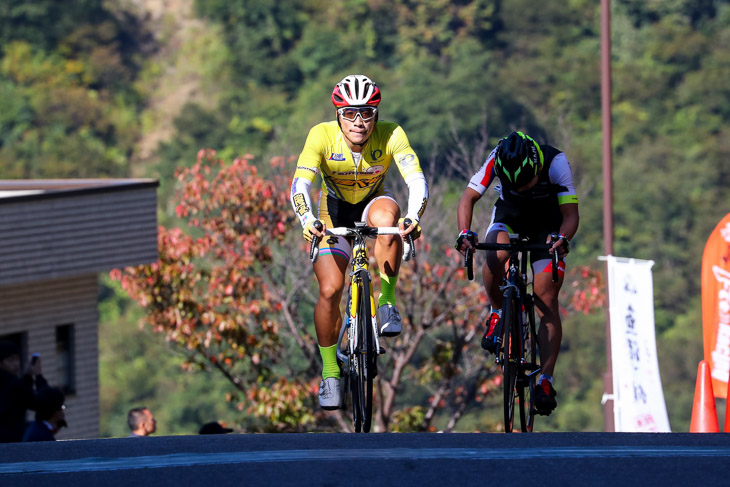 E1クラスタ 岡篤志(弱虫ペダルサイクリングチーム)が優勝