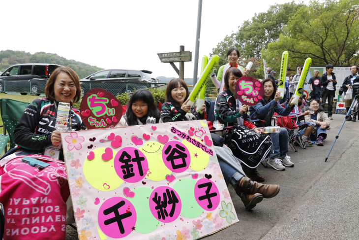 女子オープンで針谷選手のラストランに熱い声援を送る