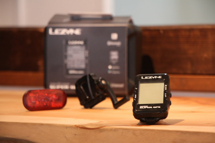 レザイン SUPER GPS(速度、心拍センサーが付属するセットも販売予定だ)