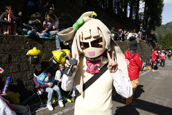えーっと、女子高生?