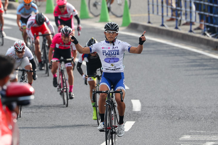 E2クラスタ 宮成國仁(津末レーシング)が優勝