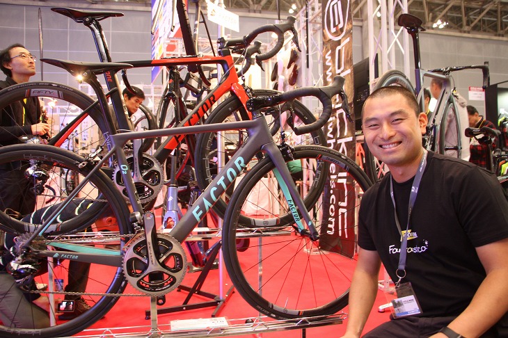ファクターのクライミングバイクO2