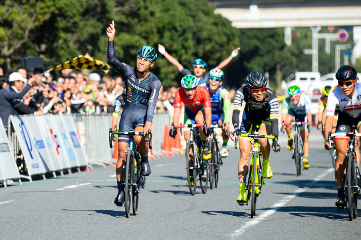 幕張クリテリウムP1(エキシビション)水谷翔(シマノレーシング)が集団スプリントを制して優勝