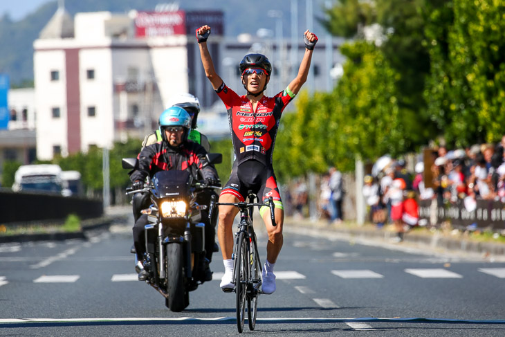 男子チャンピオンロードレース210km 増田成幸(宇都宮ブリッツェン)が14kmを逃げ切って優勝